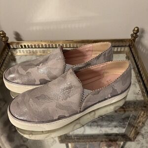 Stuart Weitzman Shoes Womens Size 8.5M Camo Slip On Platform Comfort